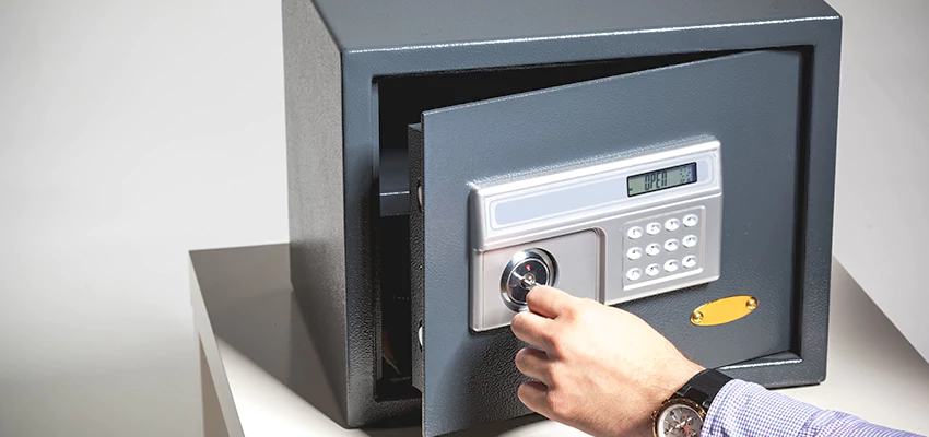 Jewelry Safe Unlocking Service in Winton, California